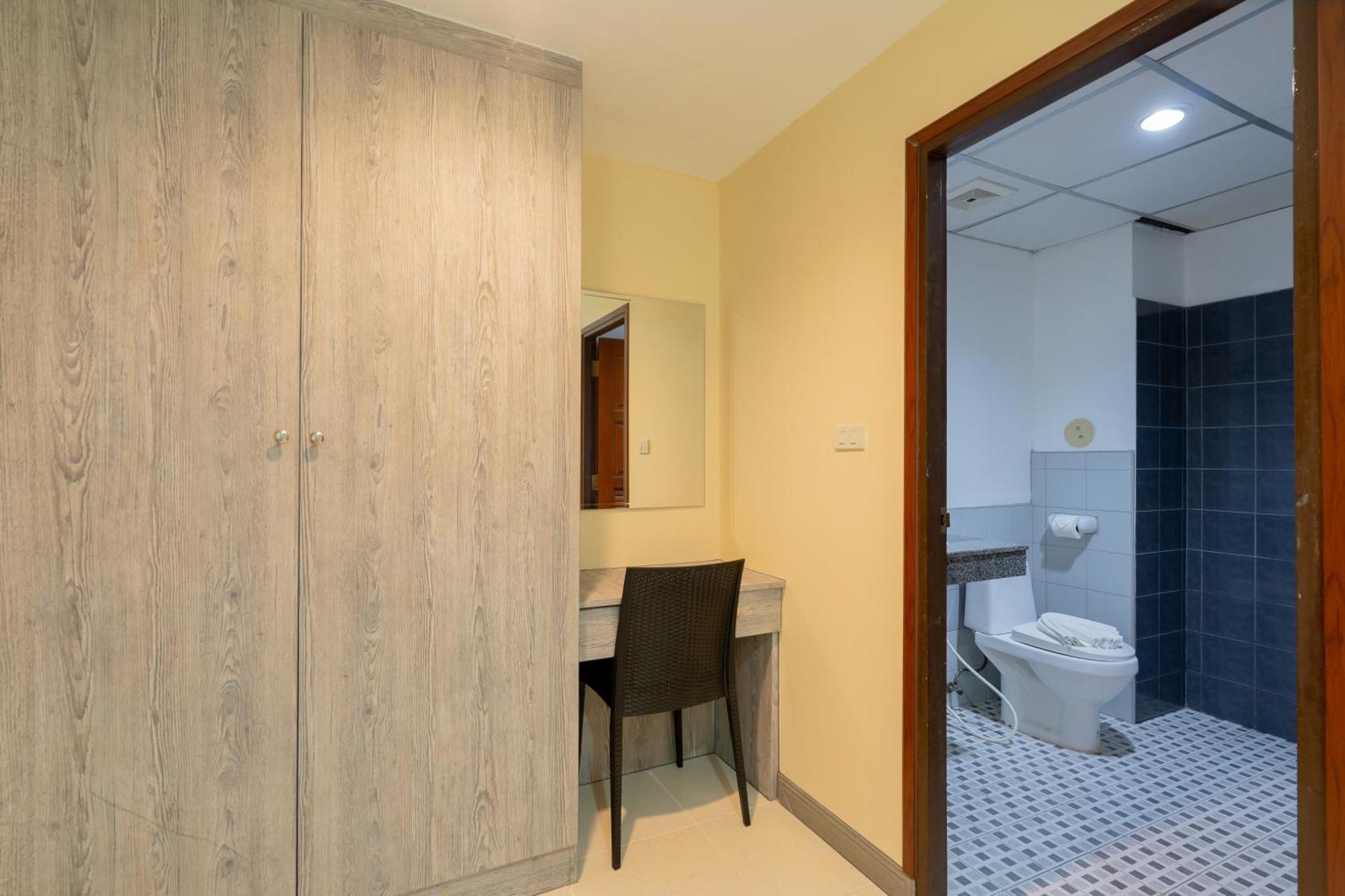 Square One Hotel Patong Extérieur photo