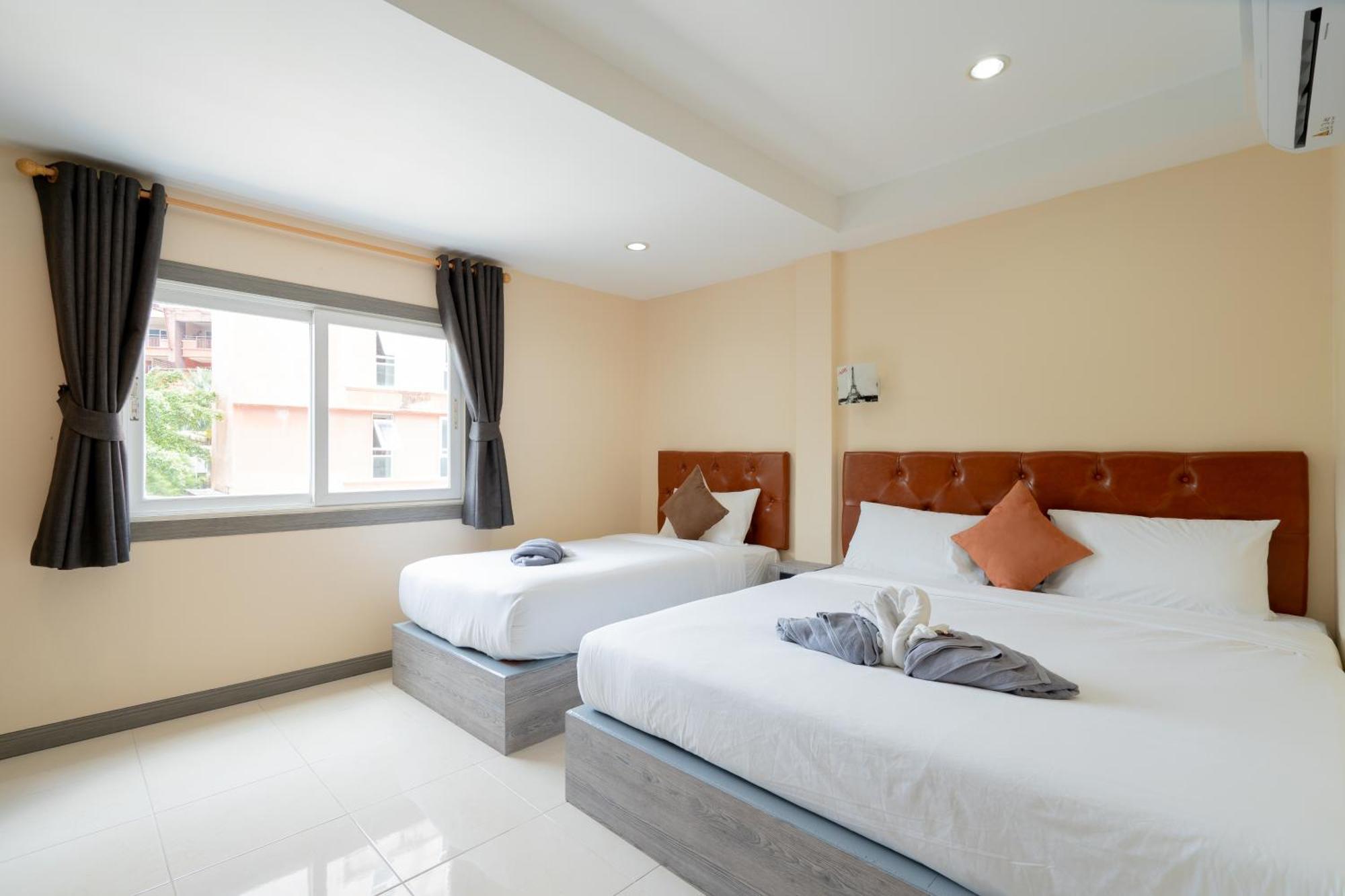 Square One Hotel Patong Extérieur photo