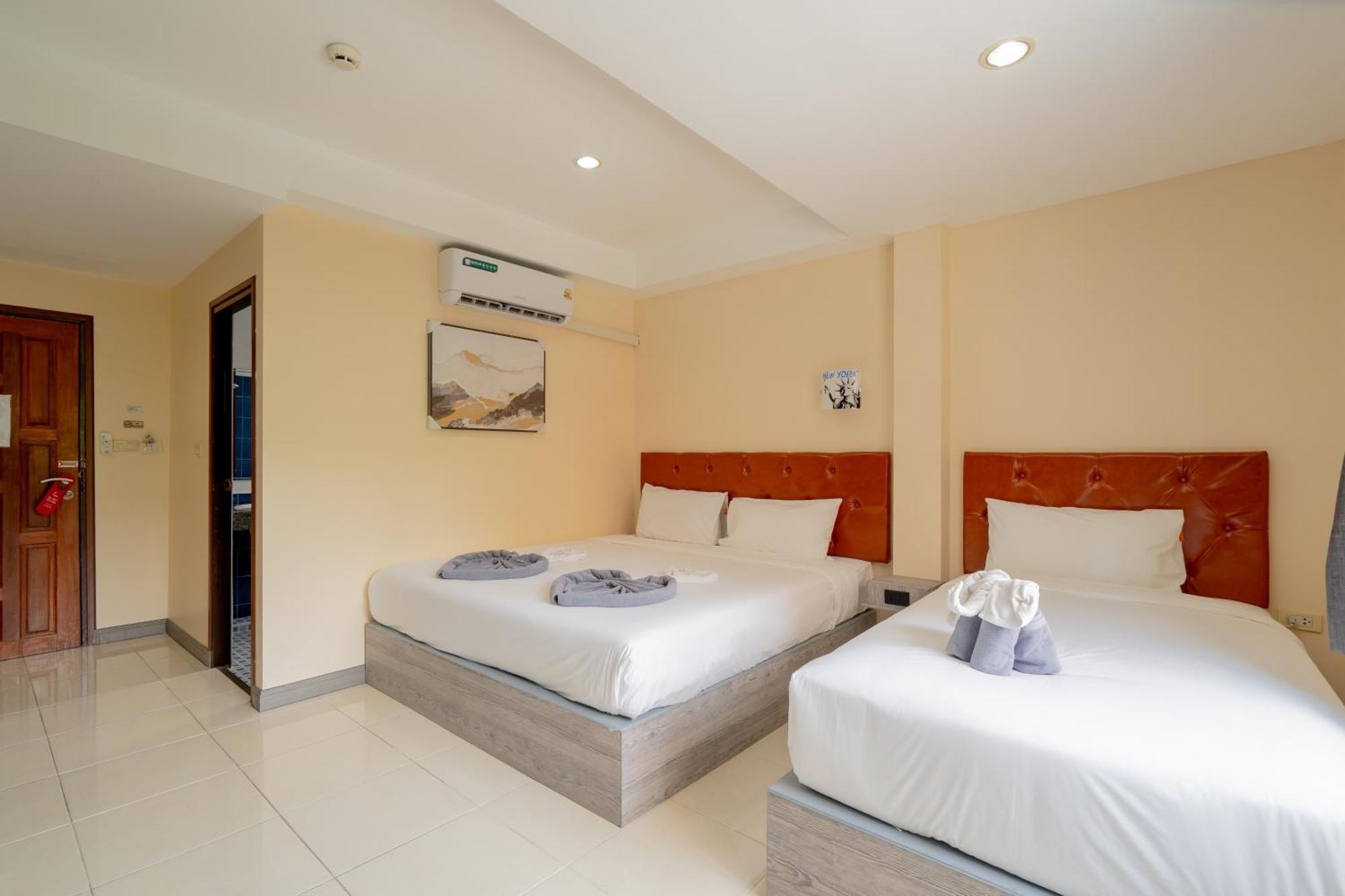Square One Hotel Patong Extérieur photo