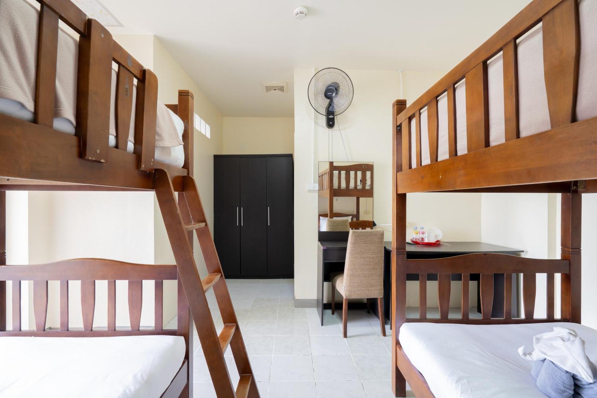 Square One Hotel Patong Extérieur photo