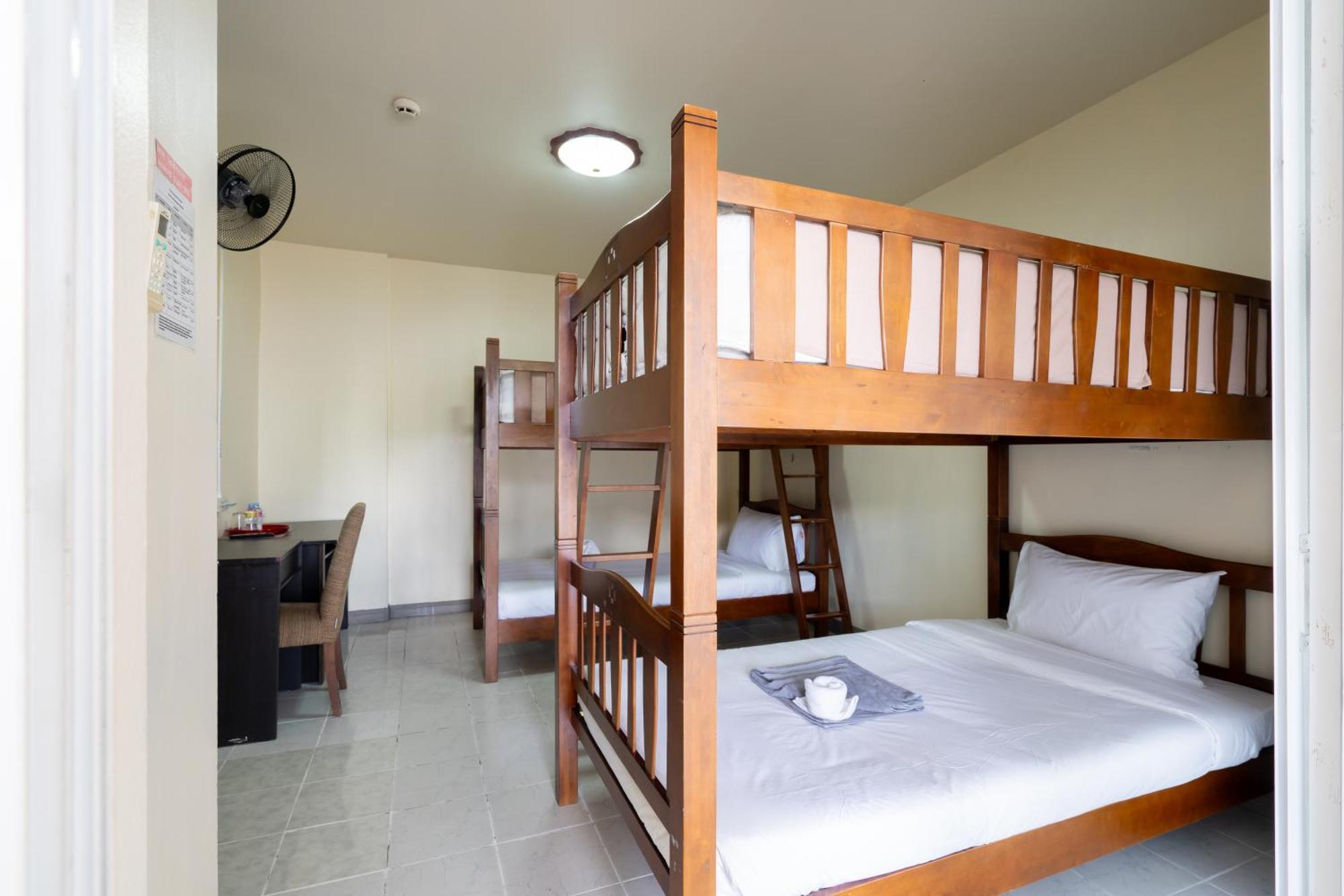 Square One Hotel Patong Extérieur photo
