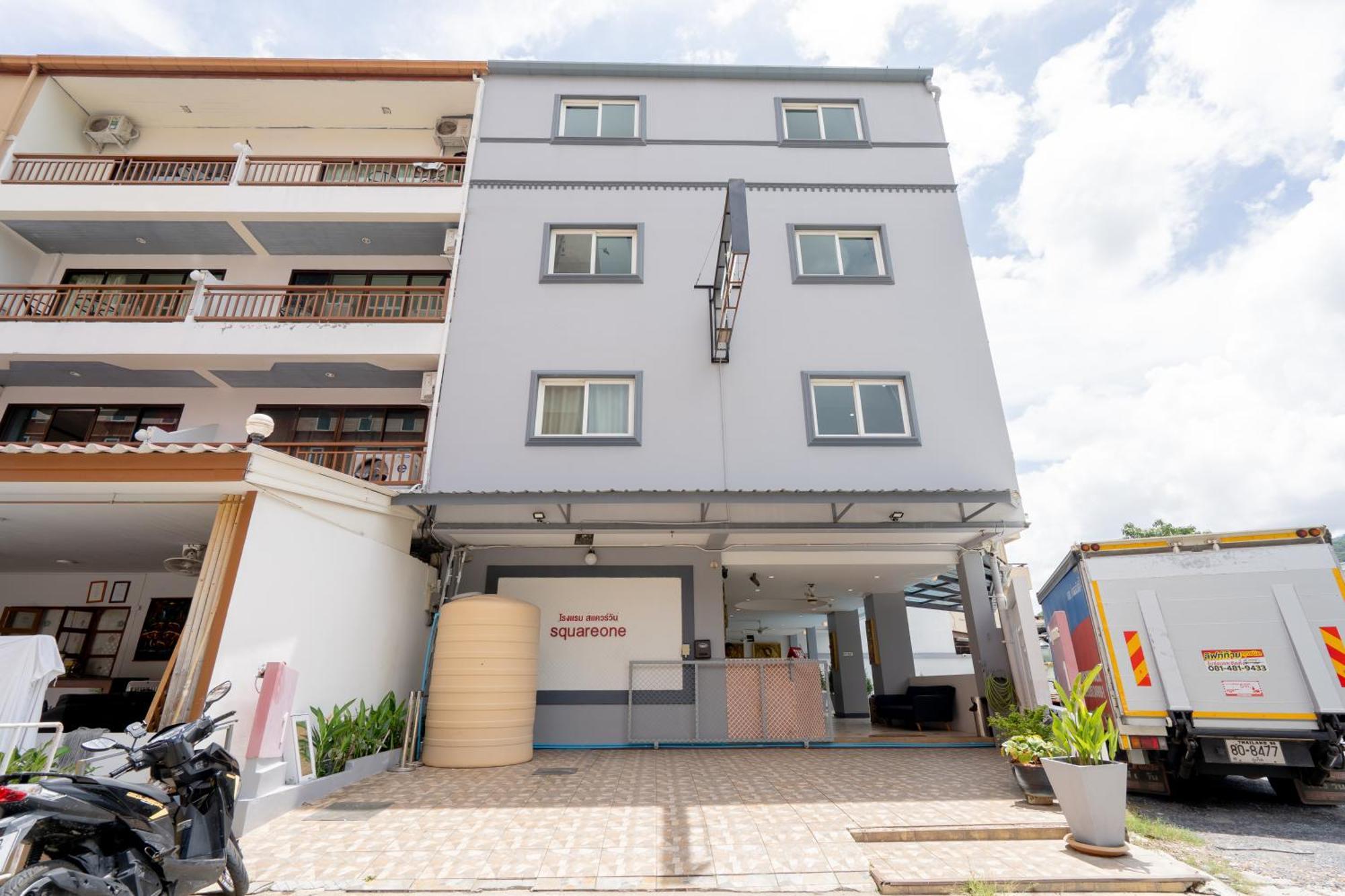 Square One Hotel Patong Extérieur photo