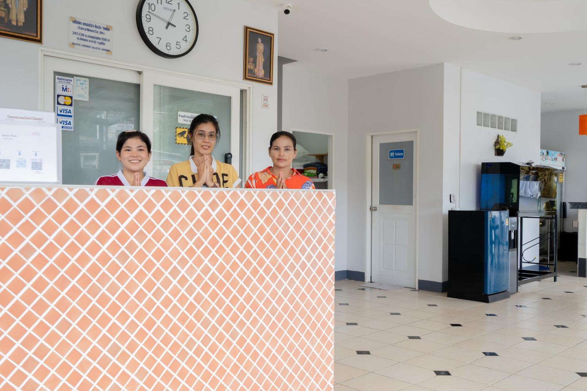 Square One Hotel Patong Extérieur photo