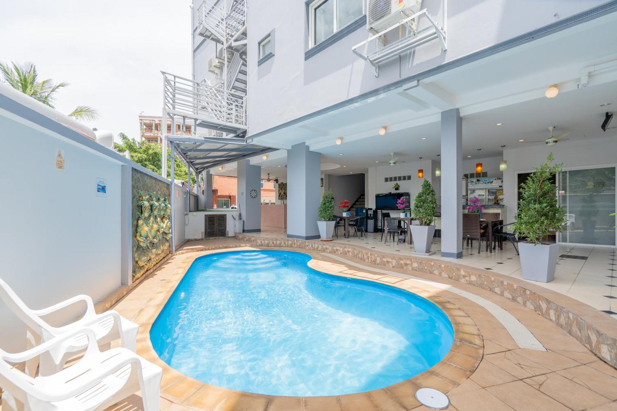 Square One Hotel Patong Extérieur photo
