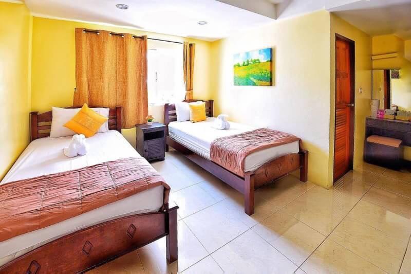 Square One Hotel Patong Extérieur photo