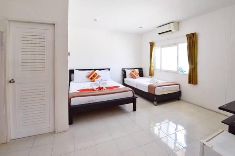 Square One Hotel Patong Extérieur photo